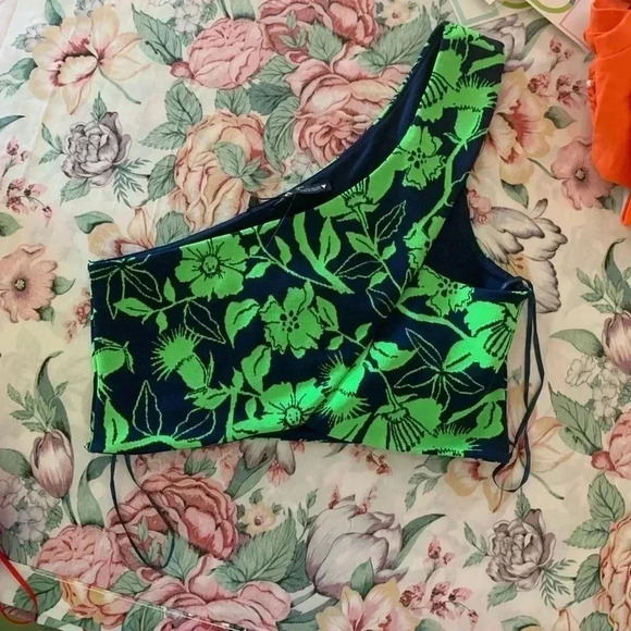 Zara Other - NWT Zara Top Green & Black over one shoulder Size Large